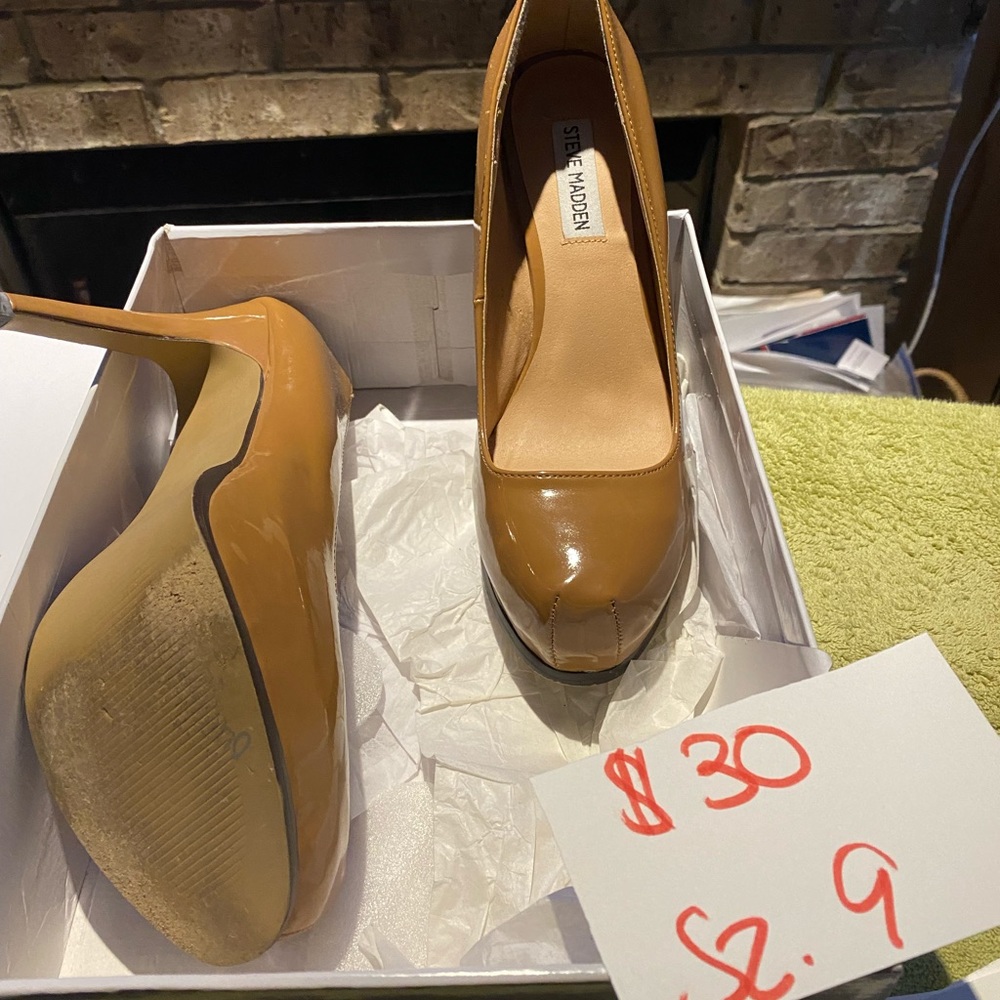 Steve Madden patent leather heels